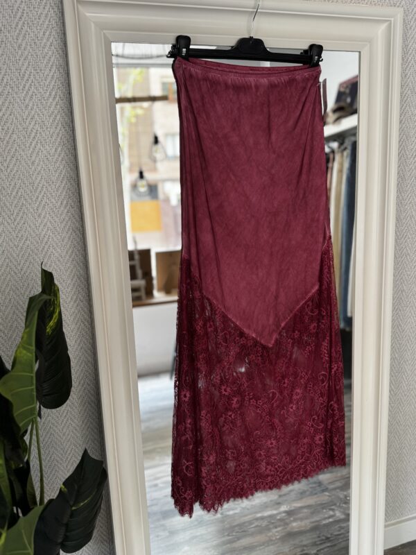 Falda satinada encaje BURGUNDY - Imagen 2